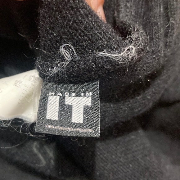 Original Versace sweater, no sleeves - Picture 6 of 8